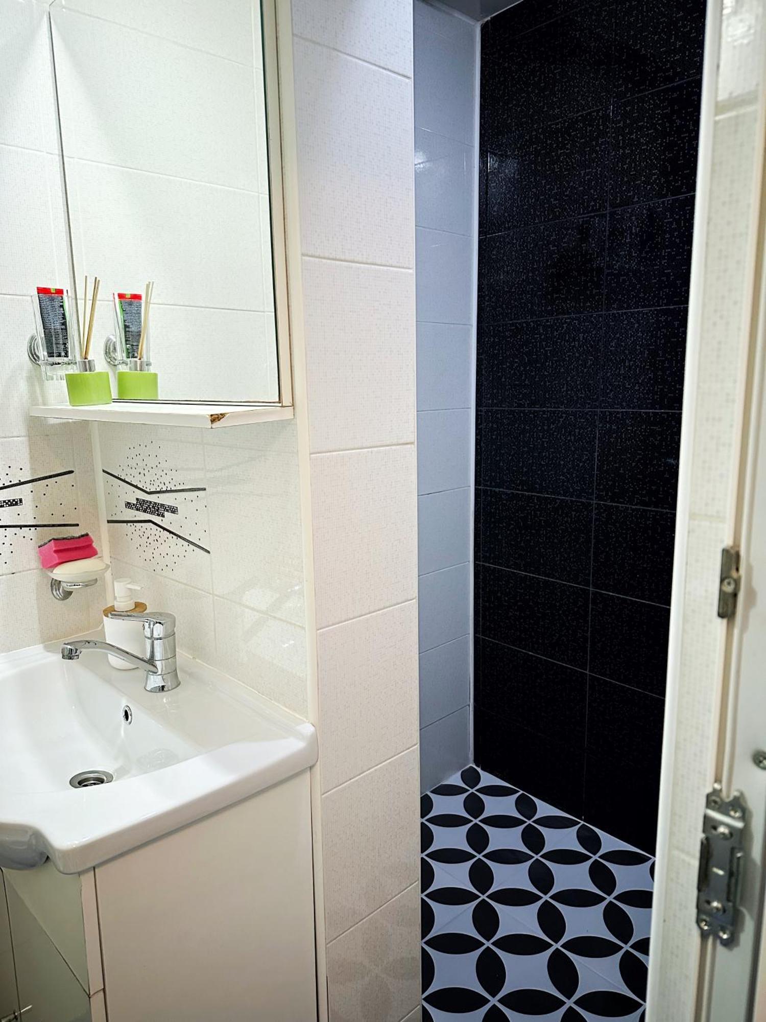 Appartement Garsoniera Aleea Trandafirilor à Băile Herculane Extérieur photo
